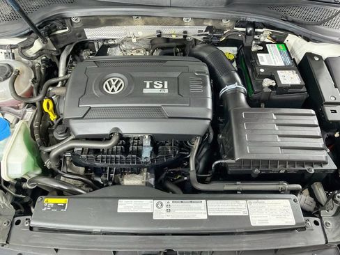 Used 2019 Volkswagen Golf R 4-Door AWD/4WD image 28