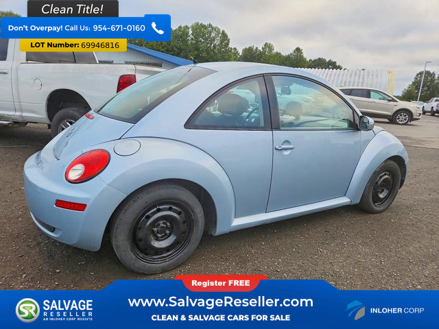 Used 2010 Volkswagen Beetle Coupe FWD image 4