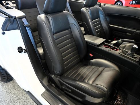 Used 2008 Ford Mustang Shelby GT500 RWD image 33
