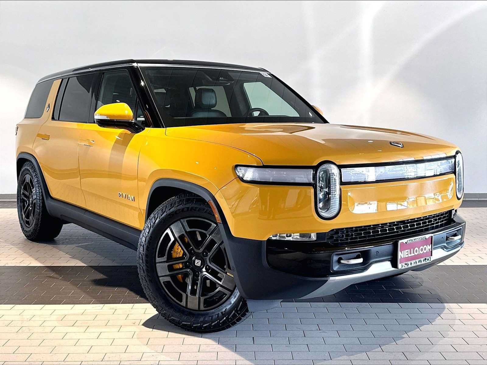 Used 2023 Rivian R1S Adventure Quad AWD/4WD image 12