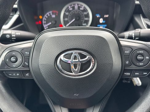 Used 2020 Toyota Corolla LE image 22