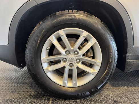 Used 2014 Kia Sorento LX FWD image 32