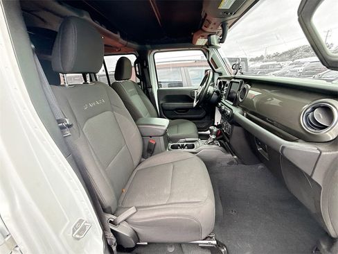 Used 2022 Jeep Wrangler Unlimited Sahara w/ LED Lighting Group image 32