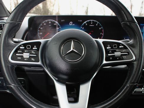 Used 2023 Mercedes-Benz GLB 250 image 18