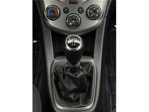 Used 2014 Chevrolet Sonic LT FWD image 17
