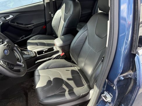 Used 2018 Ford Focus Titanium FWD image 3