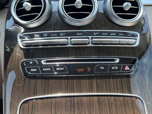 Used 2019 Mercedes-Benz GLC 300 image 29