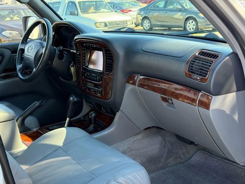 Used 2002 Toyota Land Cruiser image 18