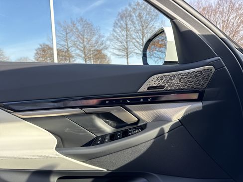 New 2026 BMW 550e xDrive w/ Executive Package AWD/4WD image 21