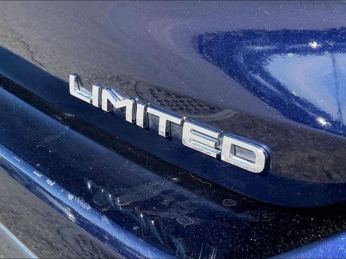 Used 2020 Toyota Highlander Limited image 9