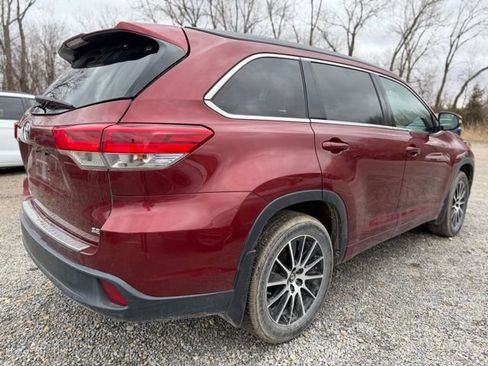 Used 2017 Toyota Highlander SE image 4