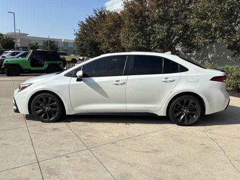 Used 2024 Toyota Corolla XSE FWD image 9