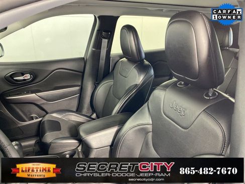 Used 2022 Jeep Cherokee Latitude Lux w/ Sun & Sound Group image 10