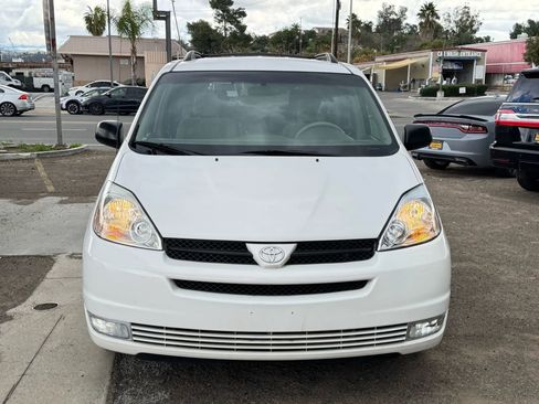 Used 2004 Toyota Sienna CE image 4