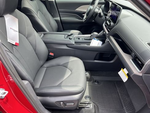 New 2026 Toyota Grand Highlander AWD image 15