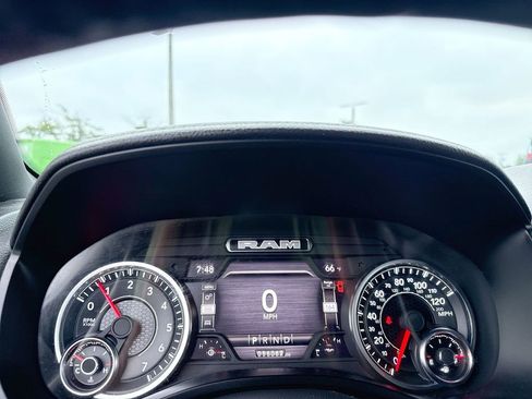 Used 2024 RAM 1500 Laramie AWD/4WD image 14