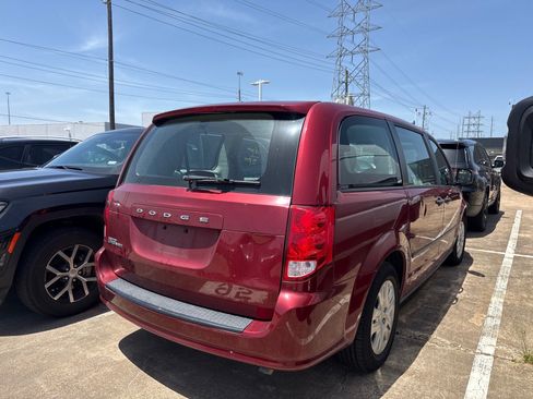 Used 2016 Dodge Grand Caravan American Value Package w/ UConnect Hands-Free Group FWD image 6