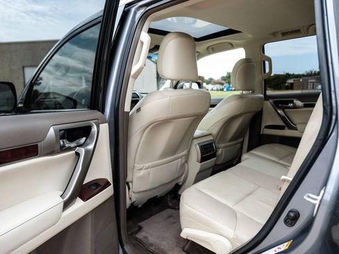 Used 2015 Lexus GX 460 w/ Premium Package AWD/4WD image 39
