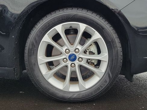 Used 2020 Ford Fusion SE image 5