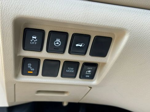 Used 2018 Nissan Pathfinder SL FWD image 23