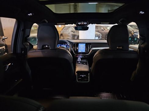Certified 2025 Volvo XC60 B5 Ultra AWD/4WD image 8