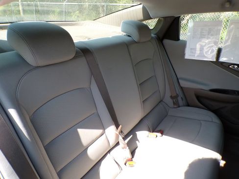 Used 2024 Chevrolet Malibu LS FWD image 16