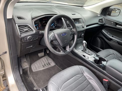 Used 2017 Ford Edge SE w/ Cargo Accessory Package FWD image 17