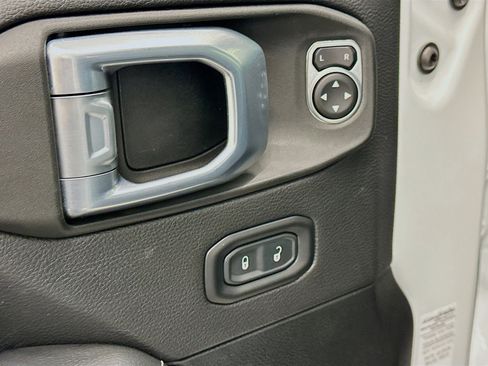Used 2021 Jeep Wrangler Sahara image 15