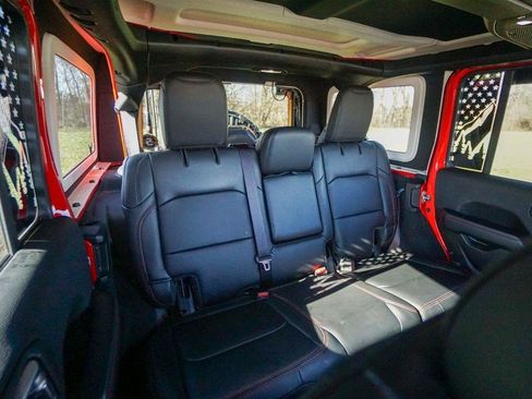 Used 2024 Jeep Wrangler Unlimited Rubicon AWD/4WD image 31