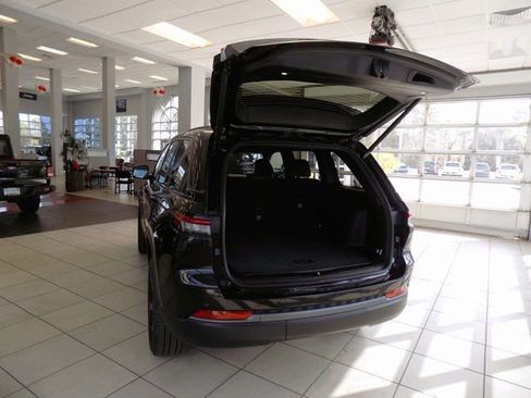 New 2026 Jeep Grand Cherokee Limited w/ Limited Altitude Package RWD image 8