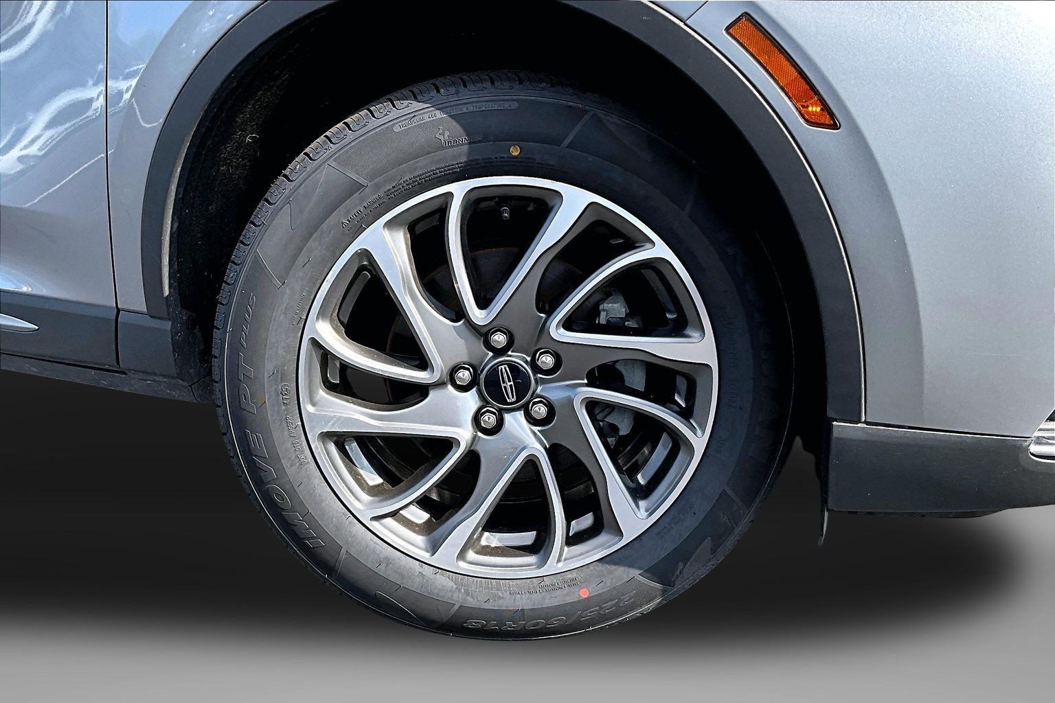Used 2021 Lincoln Corsair AWD w/ Equipment Group 101A image 8