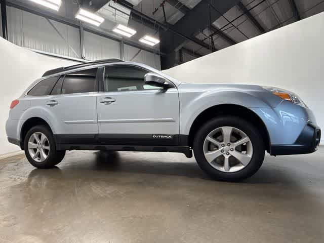 Used 2013 Subaru Outback 2.5i Premium AWD/4WD image 3