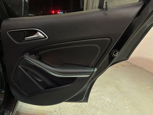 Used 2015 Mercedes-Benz GLA 250 4MATIC image 26