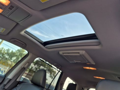 Used 2017 Honda Pilot Touring image 26