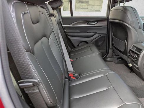 New 2025 Jeep Grand Cherokee Limited image 30