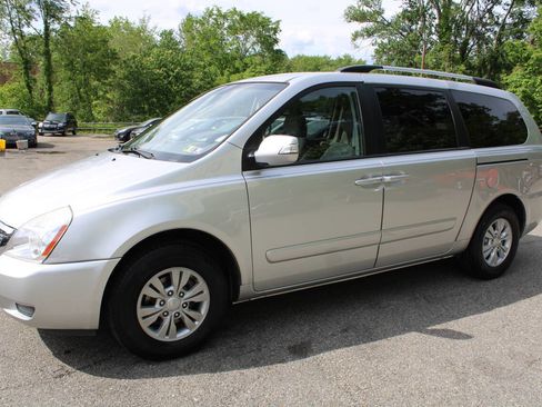 Used 2012 Kia Sedona LX w/ PWR Pkg FWD image 13
