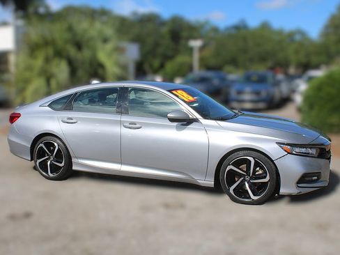 Used 2018 Honda Accord Sport image 6