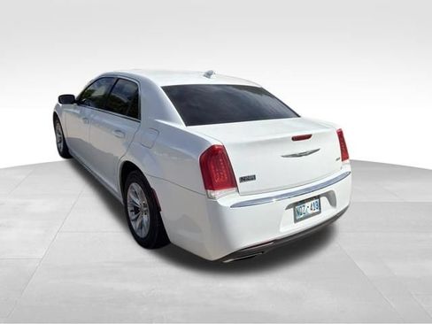 Used 2016 Chrysler 300 Limited RWD image 6