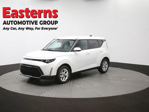 Used 2025 Kia Soul LX FWD image 54