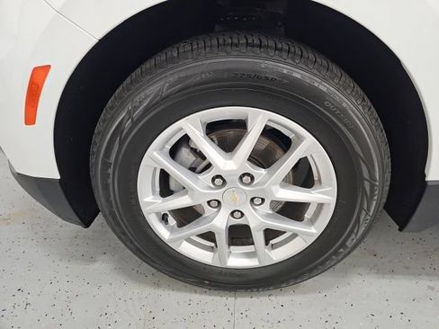 Used 2022 Chevrolet Equinox LT FWD image 9