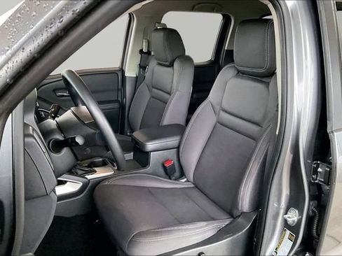 Used 2023 Nissan Frontier SV image 15