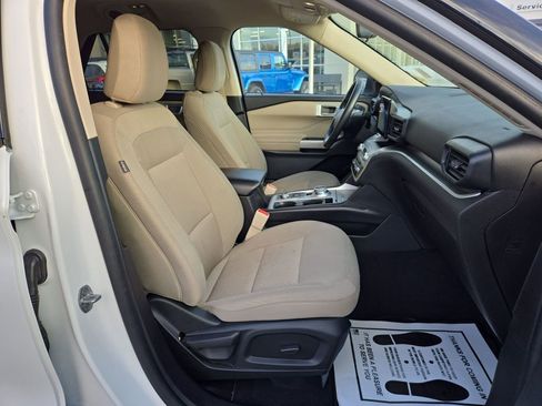 Used 2022 Ford Explorer XLT image 18