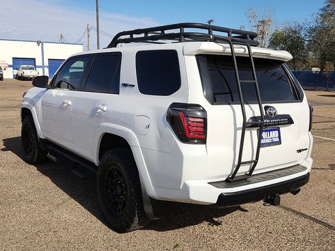 Used 2019 Toyota 4Runner image 2