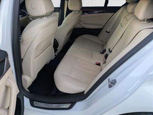 Used 2023 BMW 530i w/ Convenience Package image 19