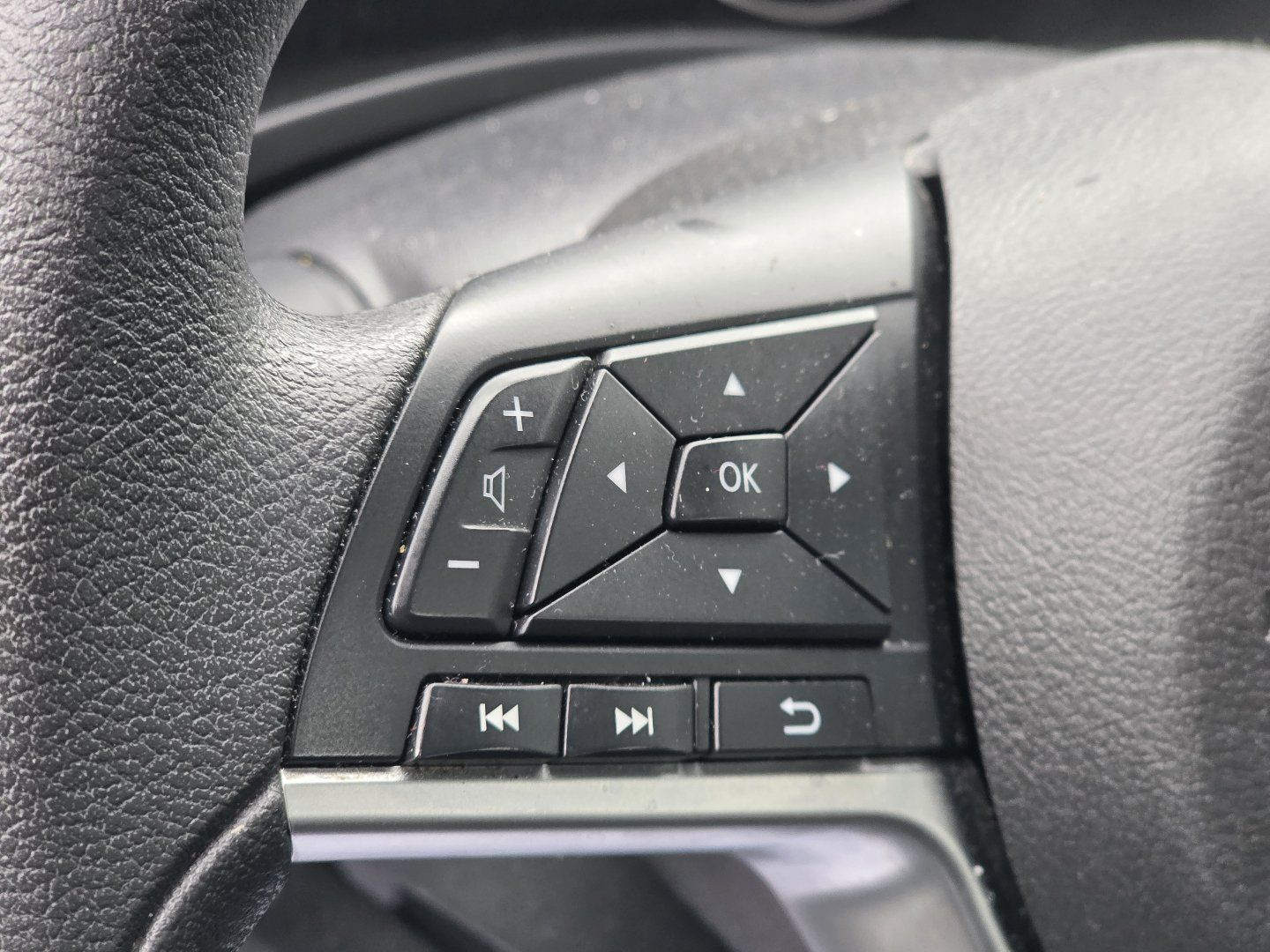 Used 2020 Nissan Sentra S FWD image 18