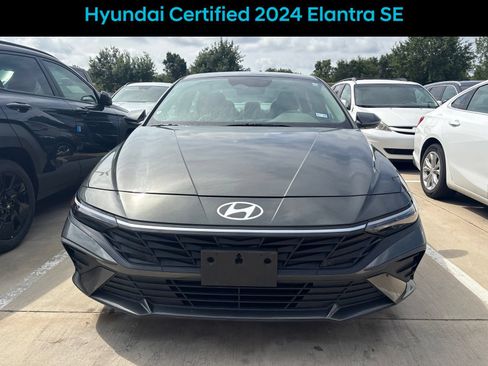 Used 2024 Hyundai Elantra SE FWD image 2