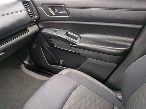 Used 2024 Nissan Pathfinder SV AWD/4WD image 22