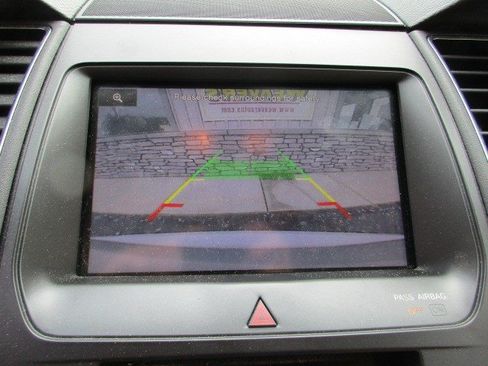 Used 2014 Ford Taurus SEL w/ Equipment Group 201A FWD image 24