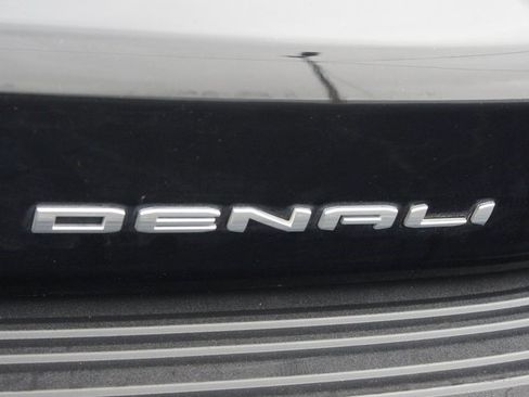 Used 2023 GMC Yukon Denali image 18