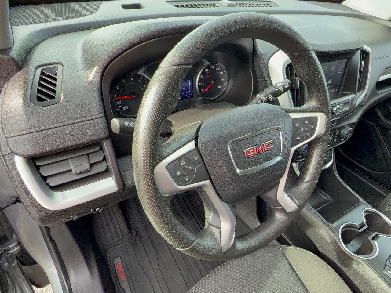 Used 2023 GMC Terrain SLE w/ Driver Convenience Package AWD/4WD image 4